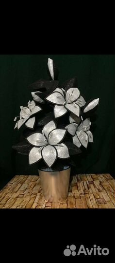 Интерьерный цветок Лилия серебрянная
