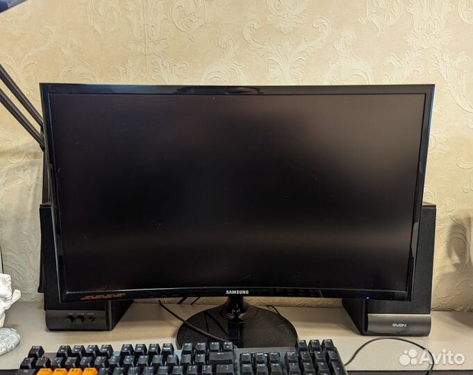 Монитор samsung 23,5 изогнутый