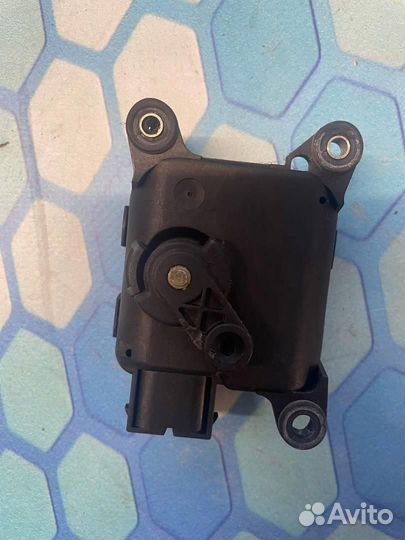 Моторчик заслонки печки (сервопривод) 4B1820511