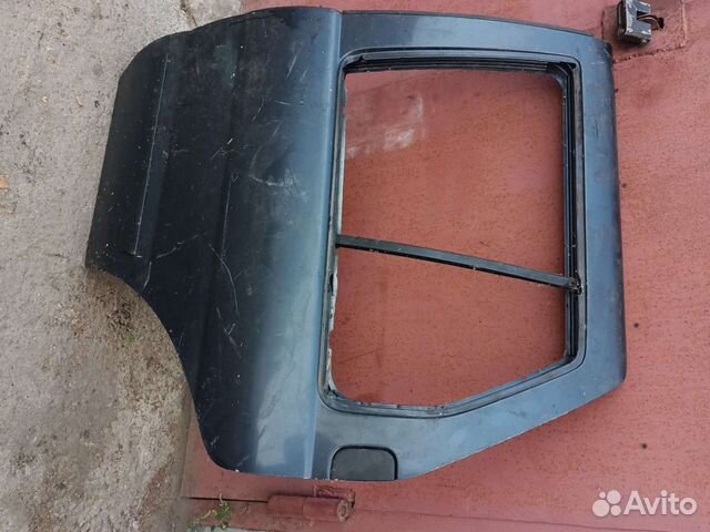 Задняя левая дверь Nissan Terrano D21