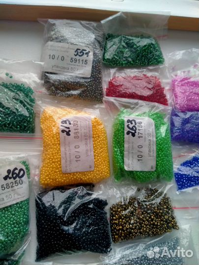 Бисер чешский,контейнеры,паетки