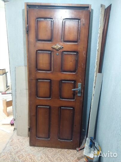 Дверь входная деревянная бу