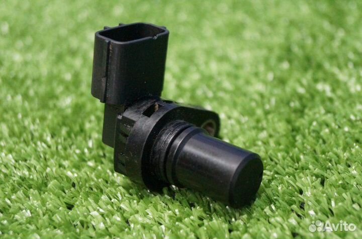 Датчик положения коленвала Opel Meriva 1.7 Y17DT