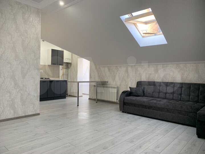2-к. квартира, 70 м², 6/6 эт.