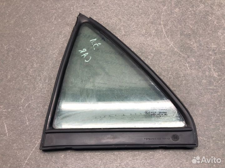 Форточка двери задняя левая Mitsubishi Carisma