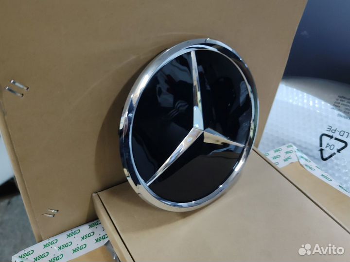 Эмблема решетка радиатора Mercedes 205