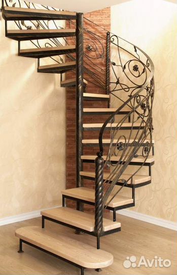 Лестница на металлокаркасе