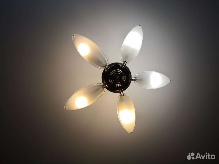 Люстра с лампочками