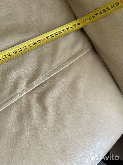 Кожаный диван