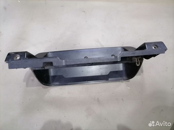 Кожух щитка приборов Mazda 323 BF 1.5 5E 1985