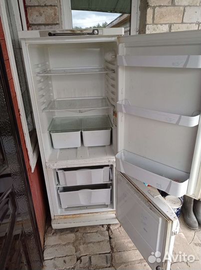 Холодильник бу в рабочем состоянии