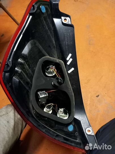 Задний фонарь форд фиеста