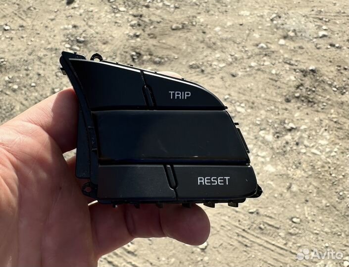 Кнопки бортового компьютера Kia cerato