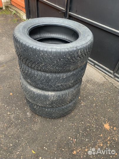 Nokian Tyres Hakkapeliitta 8 SUV 235/60 R18