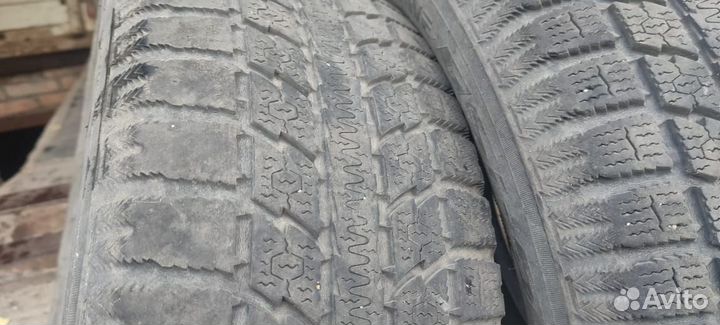 Toyo Observe GSi-5 215/65 R16