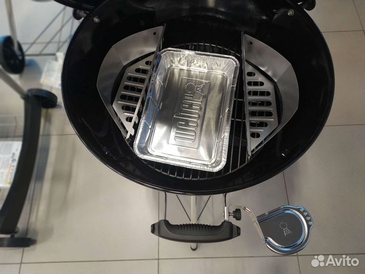 Угольный гриль Weber Master-Touch GBS 5750