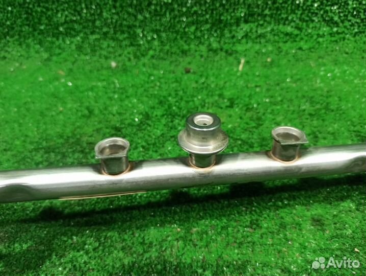 Рампа топливная SRX (03-09) 4.6 8кл б/у (арт. 12563998)