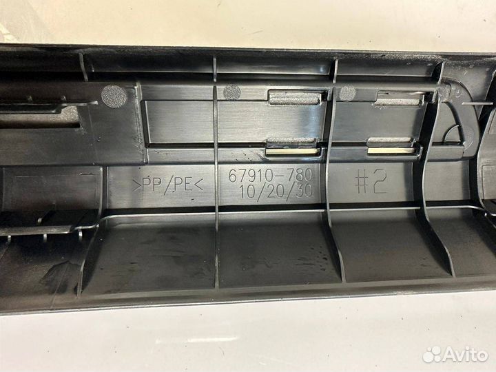 Накладка внутренняя на порог передняя Lexus NX