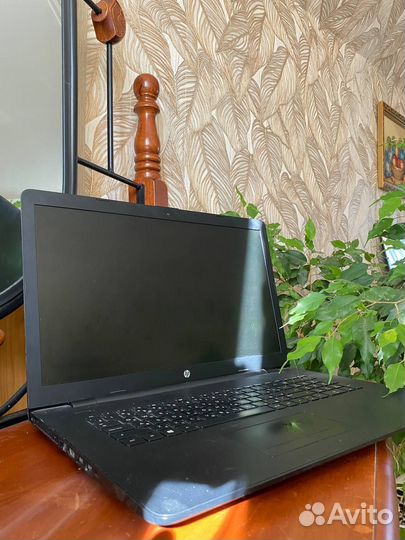 Ноутбук HP 17-ak008ur