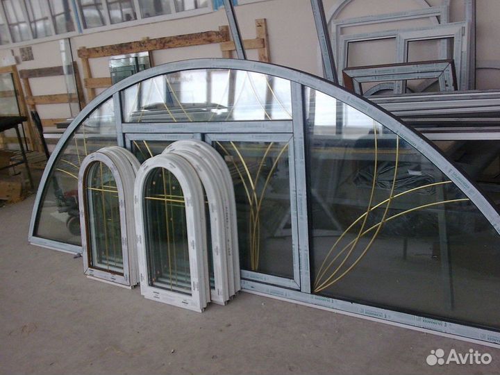 Окно арка под дерево