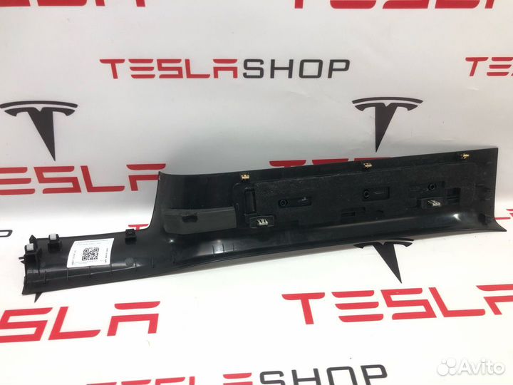 Накладка дверного порога Tesla Model X рест. 2022
