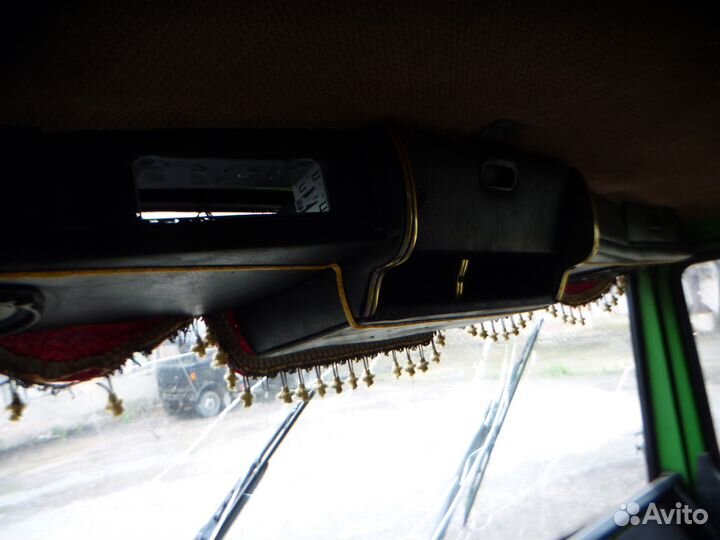 Полка над лобовым стеклом