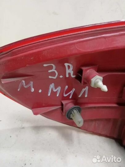 Фонарь задний правый Mazda Millenia седан