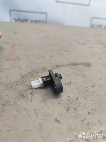 Концевик двери Kia Rio 3 1.4 2016