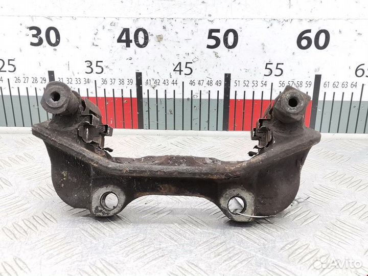 Скоба суппорта для Peugeot-Citroen 807