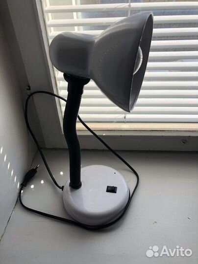 Лампа настольная