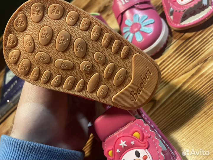 Детские сандали новые