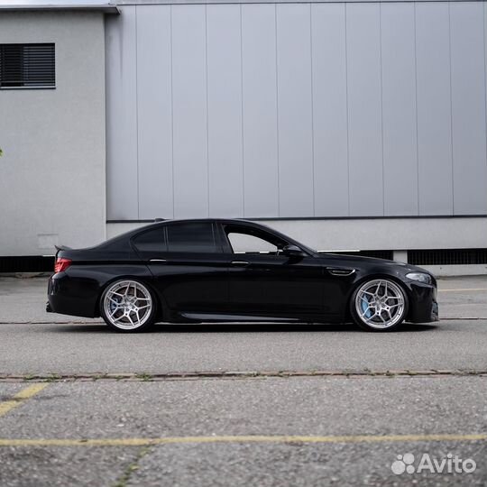 Кованые диски R21 GT Performance на BMW M5 M8