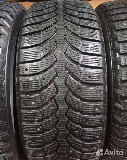 Bridgestone Blizzak Spike-01 235/60 R18 99W