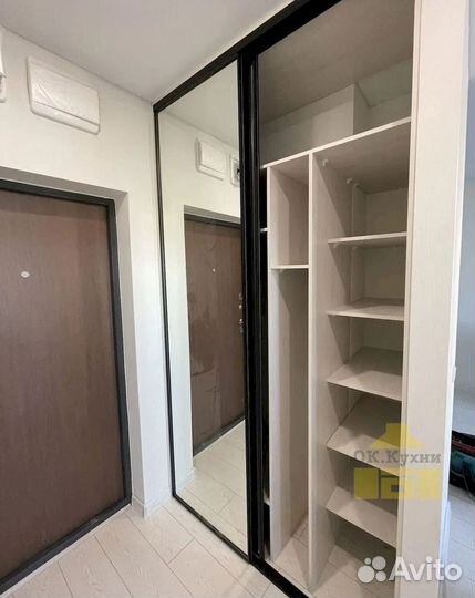 Шкаф с зеркалом