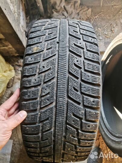 Kumho 792 235/45 R17 97T