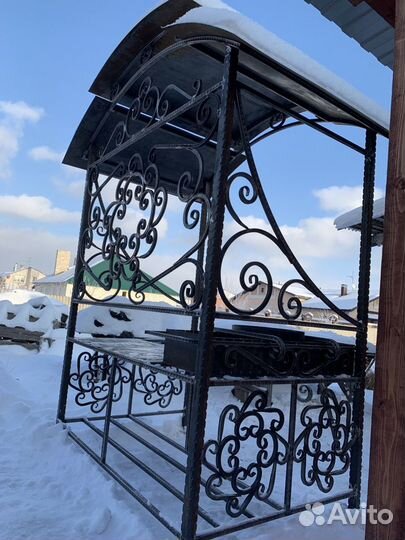 Мангал-беседка с крышей