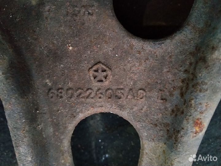 Рычаг передний левый Jeep Grand Cherokee WK2