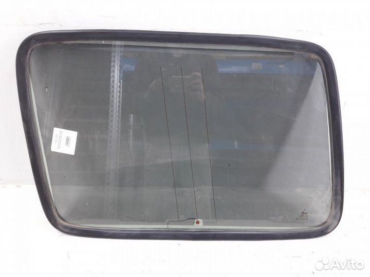 Стекло кузова заднее правое Mercedes-Benz G-Class