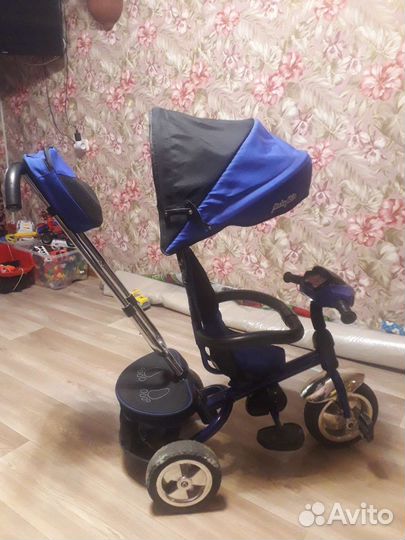 Детский велосипед с ручкой