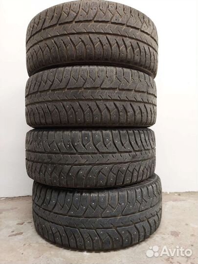 Bridgestone Ice Cruiser 7000 215/50 R17