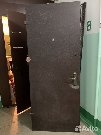 Дверь входная металлическая