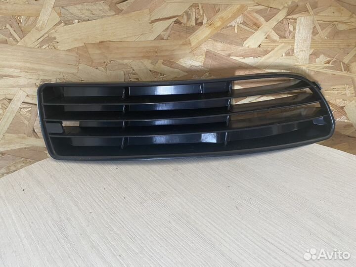 Решетка бампера прав audi: A4 (B5)