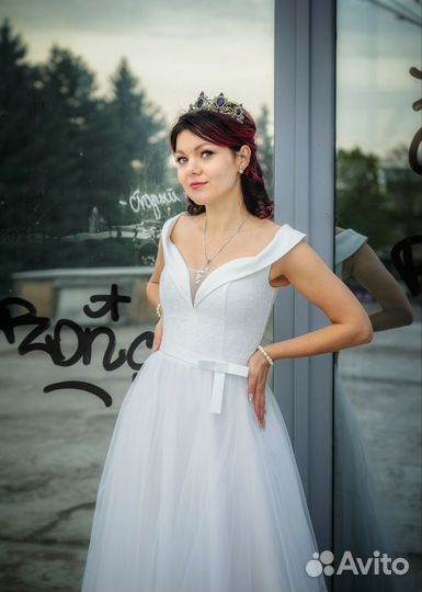 Корона, диадема металлическая с фиолетовыми крист