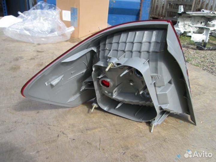 Стоп правый Toyota Premio ZZT240