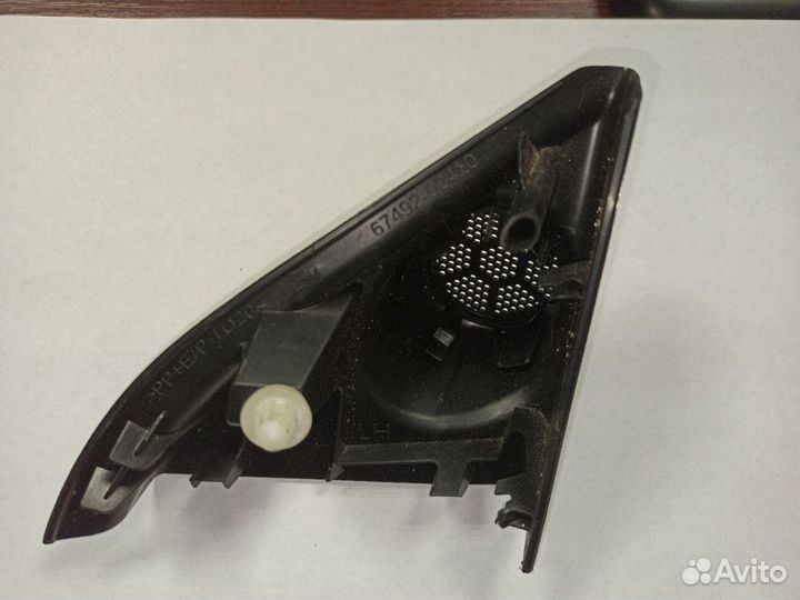 Треугольник двери передней левой Toyota Corolla