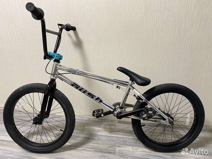 Трюковой велосипед BMX