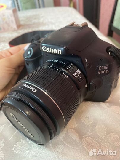 Фотопарат Canon EOS 600D