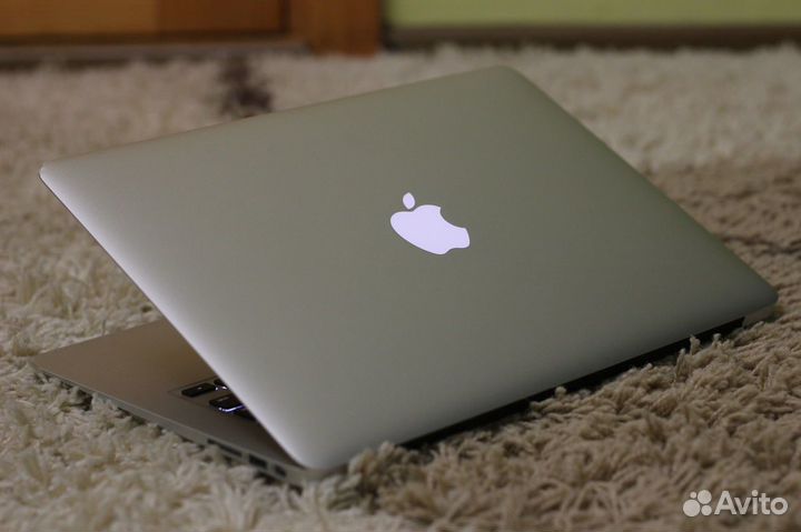 Стильный MacBook Air i5/SSD