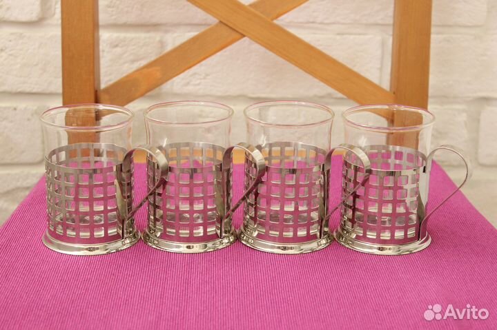 Стаканы с подстаканниками