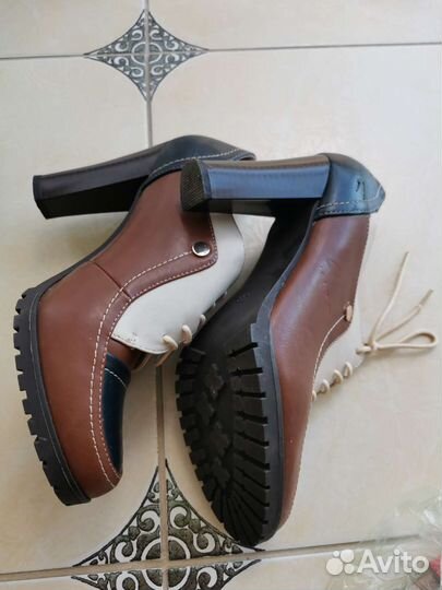 Ботинки женские